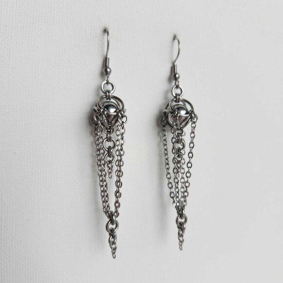 Gothic long dangly pointy spike silver earrings - Picture 8 of 8